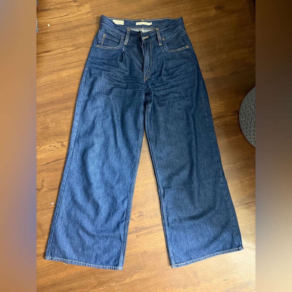 Levi’s Wide-Leg Blue Denim Jeans